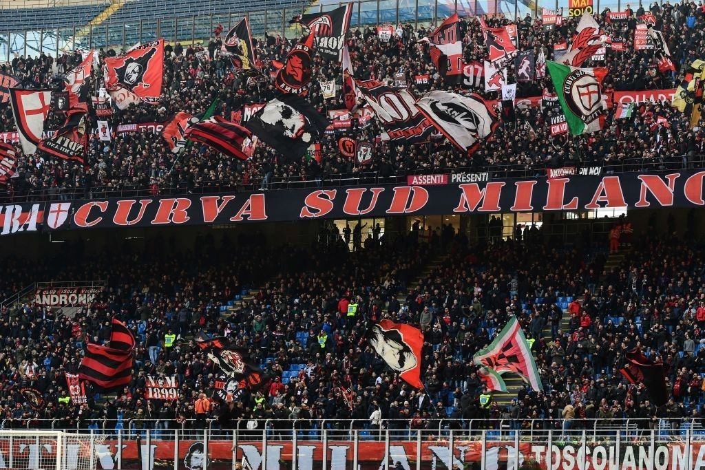 Η Curva Sud της Μίλαν κοροϊδεύει τους οπαδούς της Ίντερ: Καλωσορίσατε ξανά, Πρωταθλητές Ευρώπης (pic)