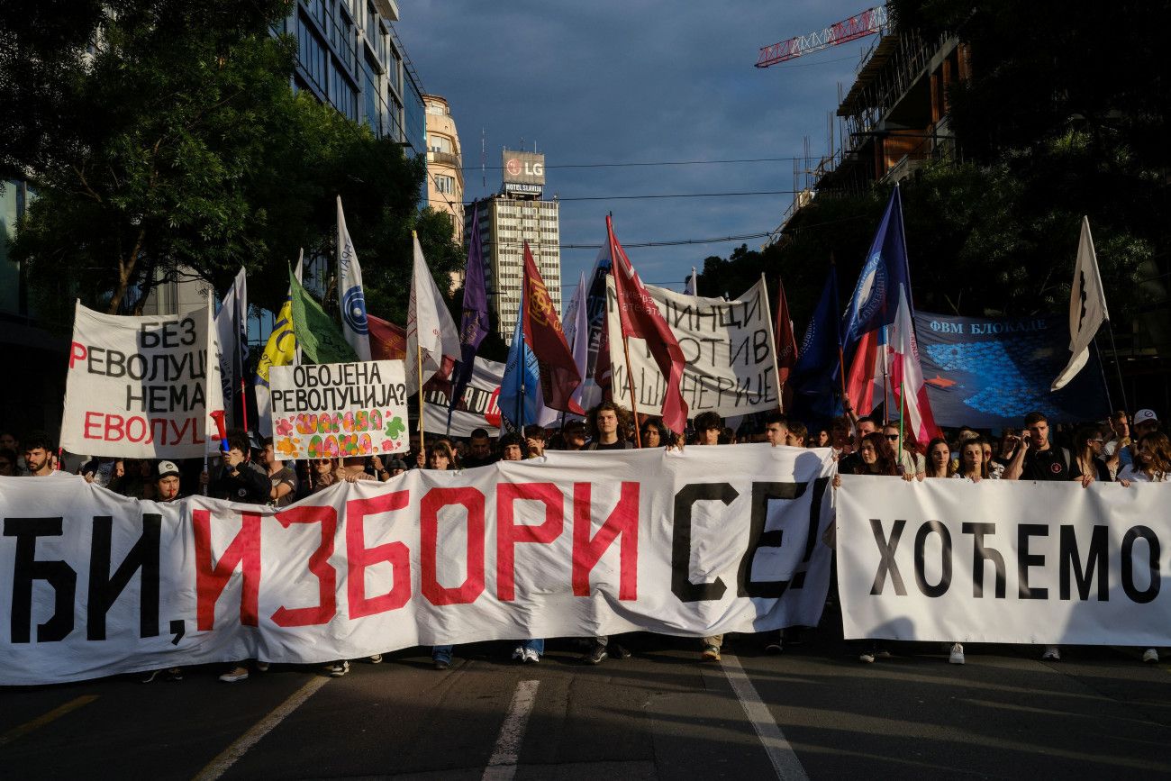 Σερβία: Μαζικές φοιτητικές διαδηλώσεις για πρόωρες εκλογές