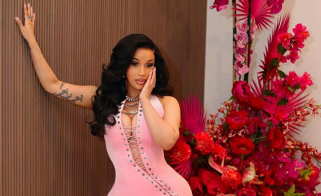 Η Cardi B επιβεβαίωσε τη σχέση της με τον Stefon Diggs: Ρομαντισμός, τριαντάφυλλα και ιδιαίτερες στιγμές