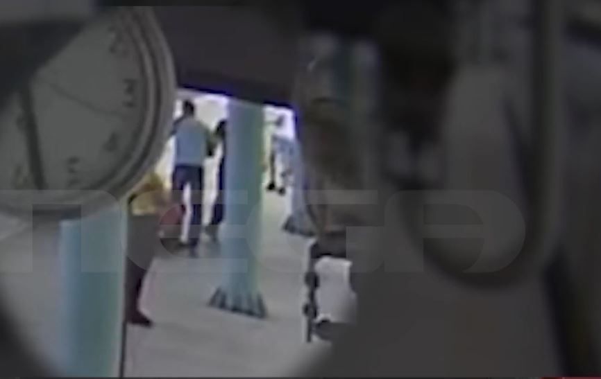 Ντοκουμέντο: Σύλληψη 46χρονου στον Προαστιακό για απειλή με μαχαίρι κατά γυναίκας