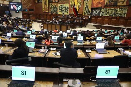 Ισημερινός: Εγκρίθηκε η εγκατάσταση ξένων στρατιωτικών βάσεων