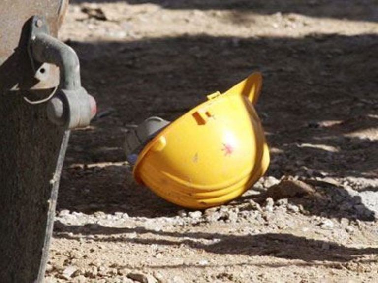 Σοβαρό εργατικό ατύχημα στη Σίνδο: 34χρονος υπάλληλος τραυματίστηκε από γάντζο