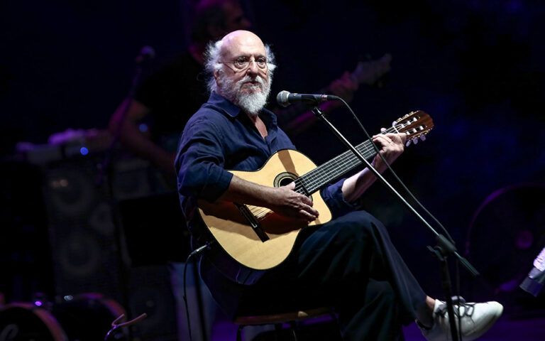 Διονύσης Σαββόπουλος στο Rockwave Festival με την Κλαυδία στη σκηνή