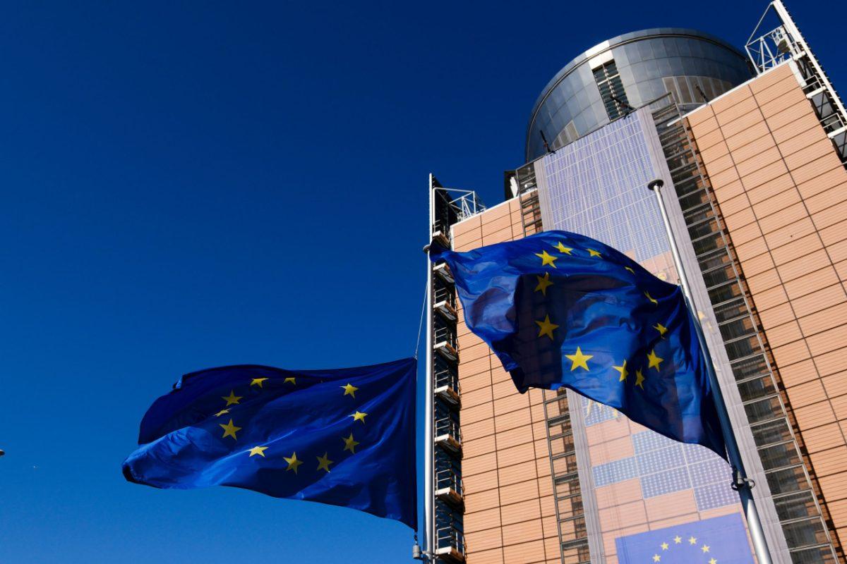 Κομισιόν: Επείγουσα ανάγκη επιτάχυνσης των προγραμμάτων του Σχεδίου Ανάκαμψης στην Ελλάδα