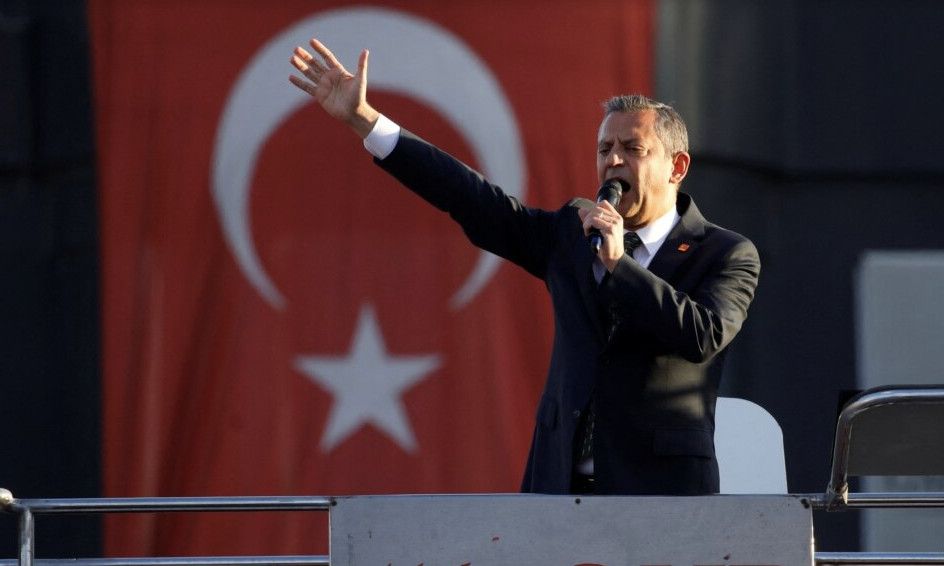 Τουρκία: Εισαγγελική έρευνα κατά του Οζγκιούρ Οζέλ, προέδρου του Ρεπουμπλικανικού Λαϊκού Κόμματος