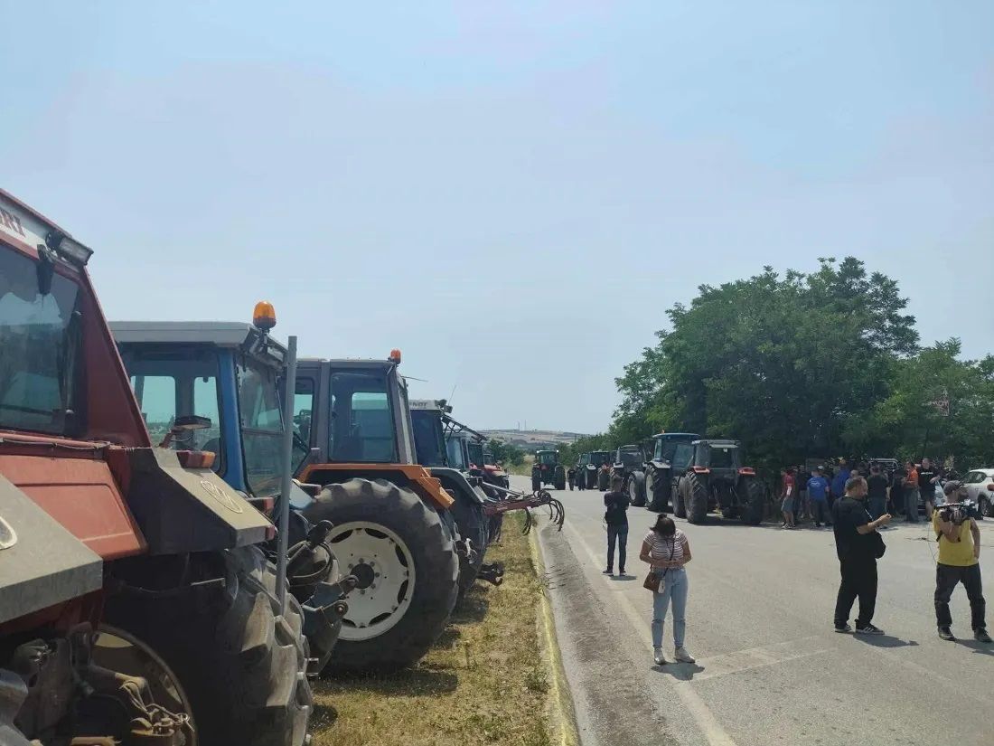 Αγρότες από τη Θεσσαλονίκη σε κινητοποίηση: μπλόκο στον κόμβο Μεσημερίου