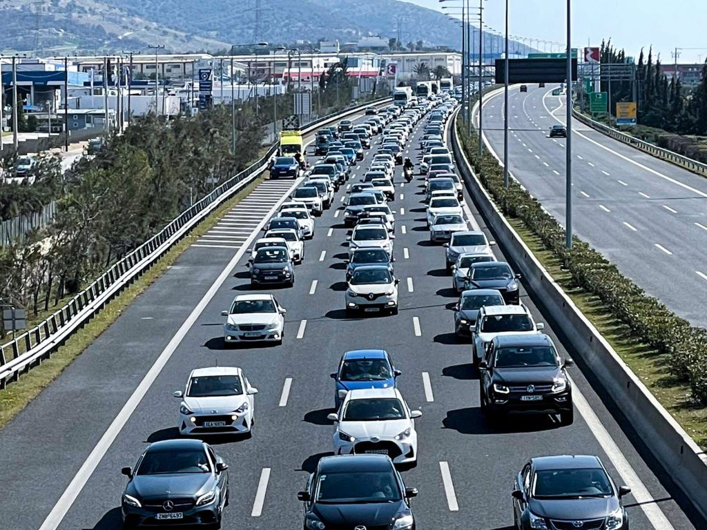 Εθνική Οδός Αθηνών – Λαμίας: Οχήματα μπλέκονται σε αντίθετο ρεύμα κοντά στη Ριτσώνα