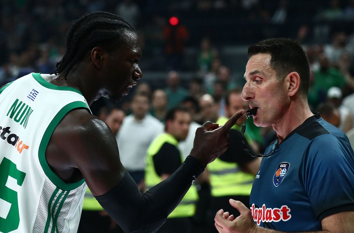 Καταγγελία της ΚΑΕ Ολυμπιακός για τον Κέντρικ Ναν: Επιθετική συμπεριφορά προς τον διαιτητή