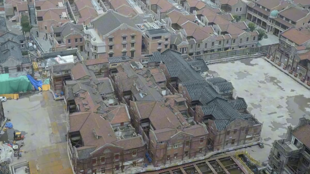 Σαγκάη: Ρομπότ μετακινούν ένα κτίριο βάρους 7.382 τόνων για υπόγεια κατασκευή