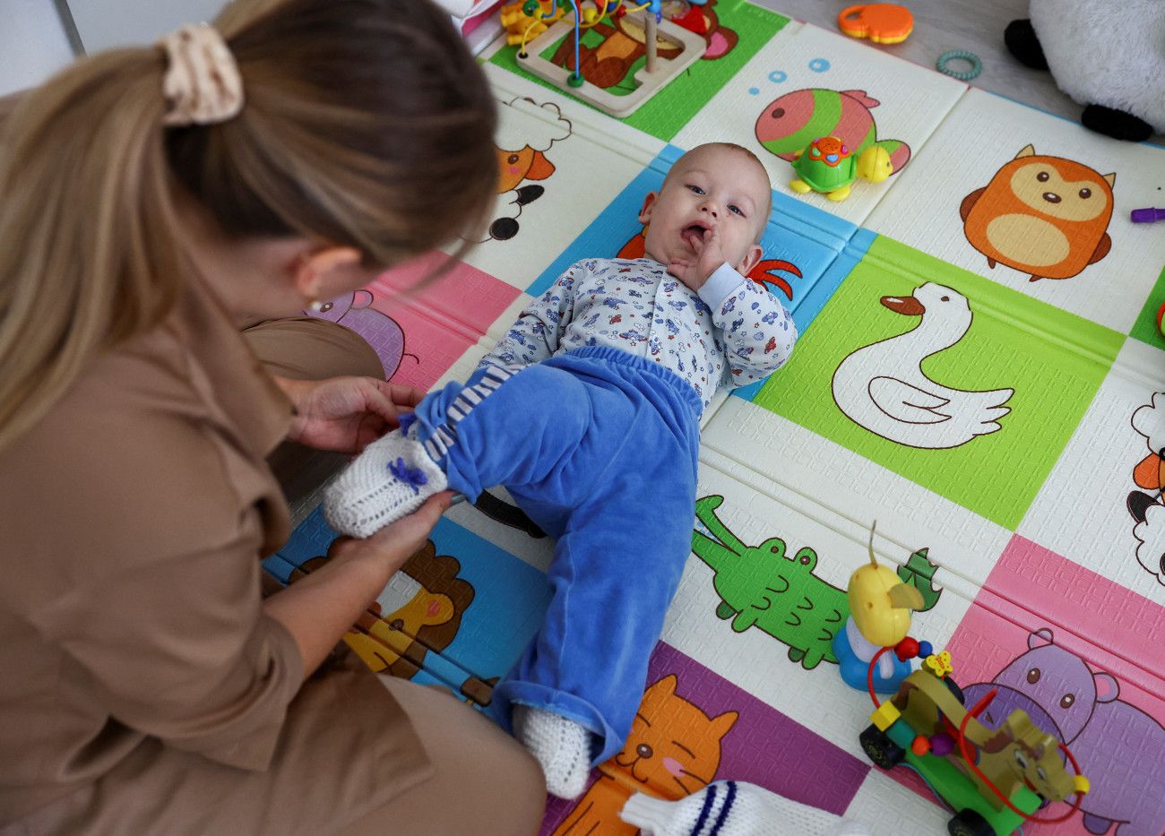 Παιδιά: Πρωτοφανής μείωση γεννήσεων παγκοσμίως – Ποιες είναι οι οικονομικές συνέπειες;