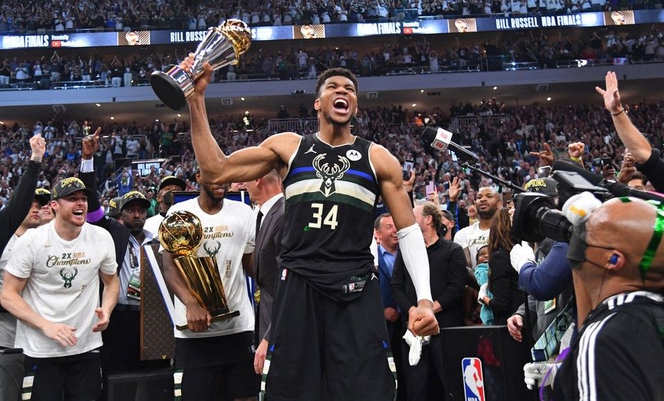 Αντετοκούνμπο: Ελπίζω να κατακτήσω ξανά το NBA με τους Μπακς