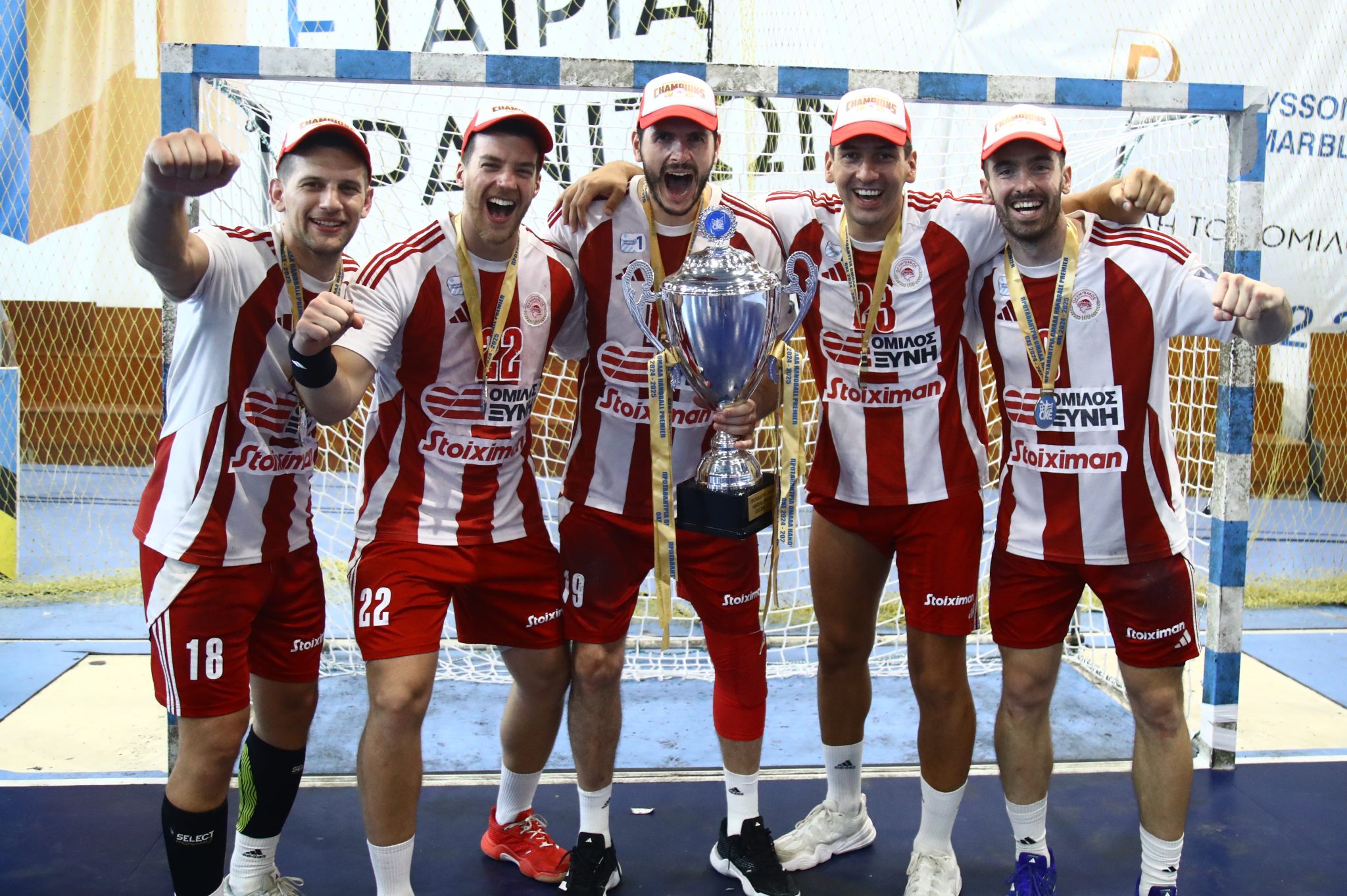 Εντυπωσιακή σεζόν: Ο Ολυμπιακός κατέκτησε 18 από τους 22 εγχώριους τίτλους που διεκδίκησε