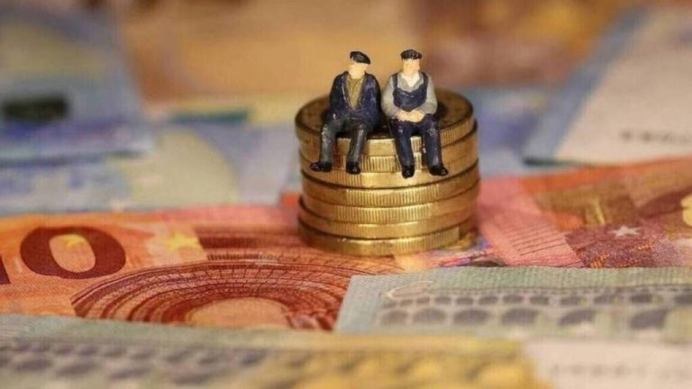 Αυξάνεται η ανισότητα στις συντάξεις δημόσιου και ιδιωτικού τομέα – Διαφορά 543 ευρώ