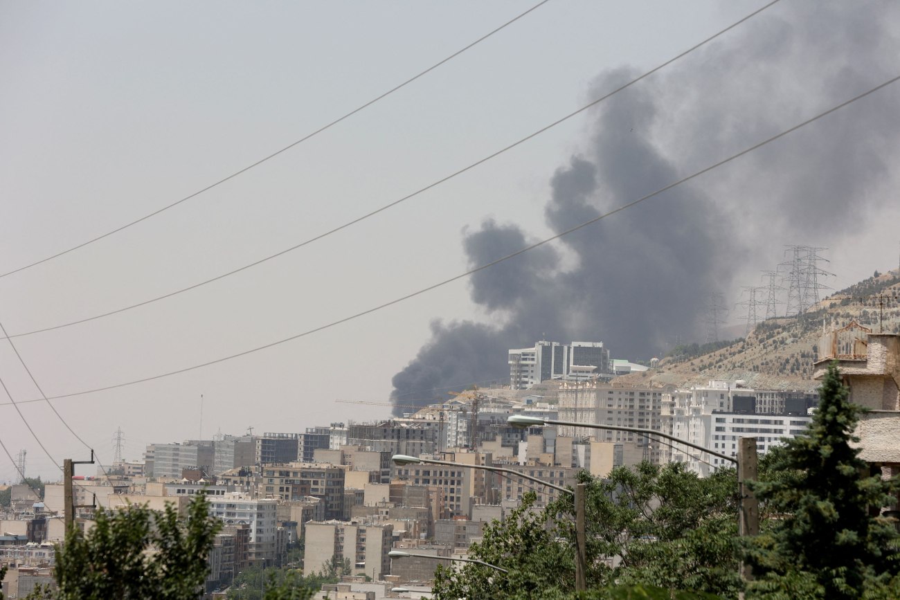 Κάλεσμα Τραμπ για άμεσες διαπραγματεύσεις με το Ιράν – Η Τεχεράνη απαντά: Θα συνεχίσουμε να χτυπάμε τους δειλούς