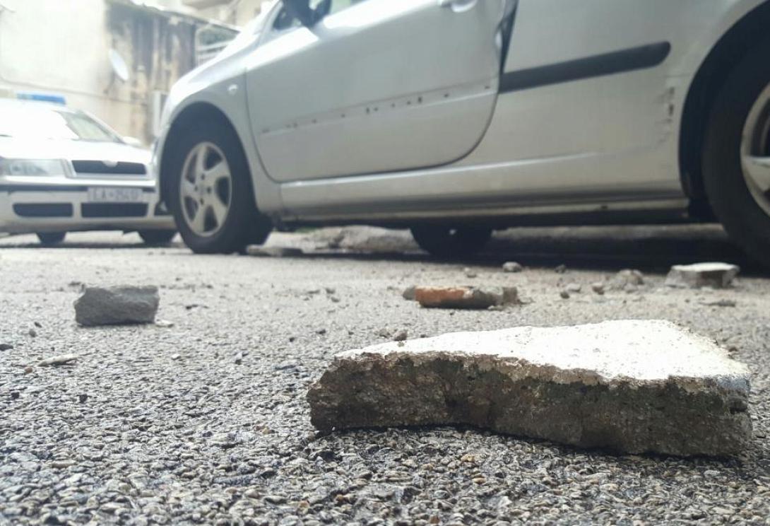 Πάτρα: Έπεσαν κομμάτια τσιμέντου και σοβάδες από πολυκατοικία χωρίς τραυματισμούς