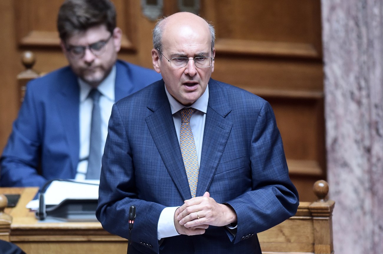 Χατζηδάκης: Διπλή ανησυχία για τη Μέση Ανατολή και αυστηροί έλεγχοι για αισχροκέρδεια στα καύσιμα