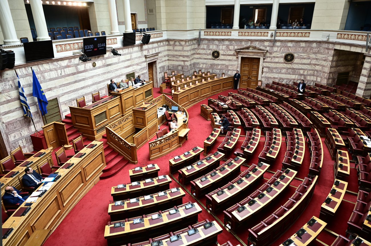 ΣΥΡΙΖΑ: Αποχή από την ψηφοφορία και συμμετοχή στη συζήτηση για προανακριτική Καραμανλή και Μητσοτάκη