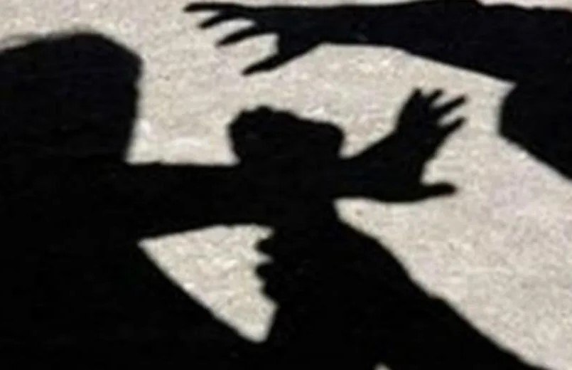 Ακρόπολη: Τρεις νεαρές επιτίθενται σε 14χρονη και της αφαιρούν την αλυσίδα της