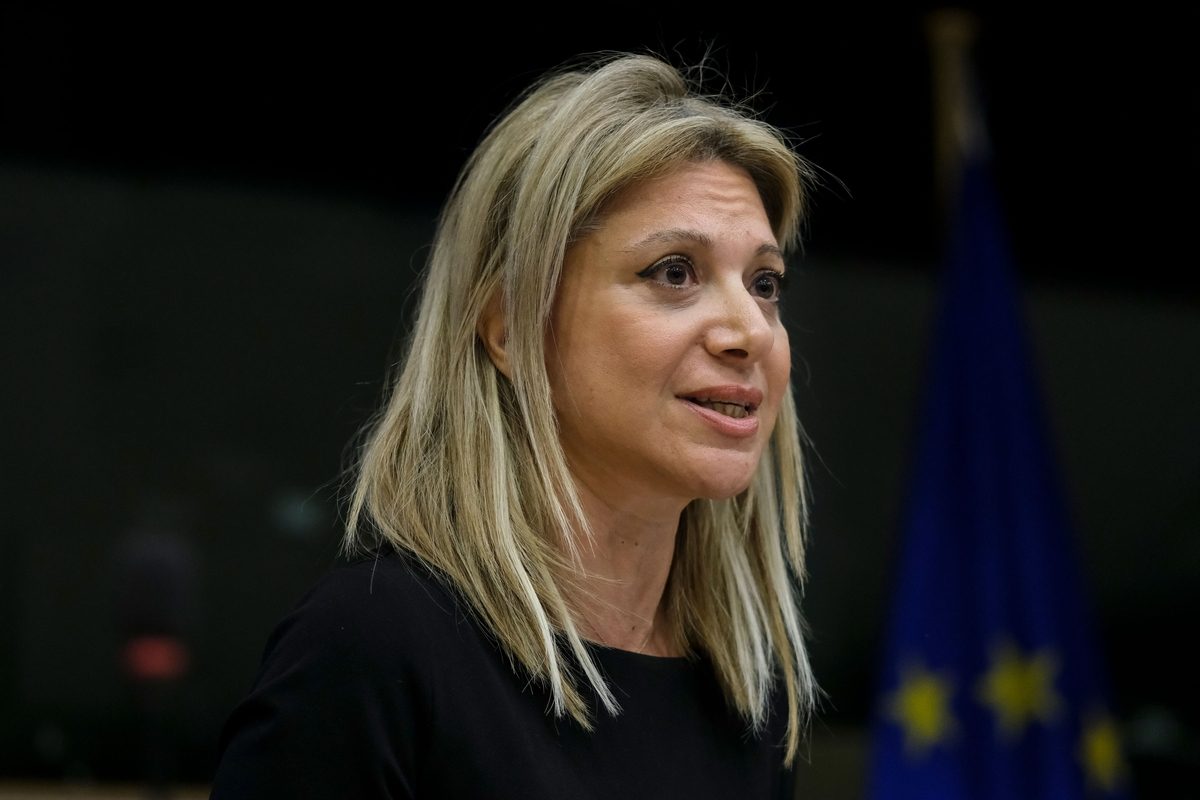 Καρυστιανού: Κριτική κατά του Τζιτζικώστα για την απαξίωση της διαδικασίας στην Ολομέλεια