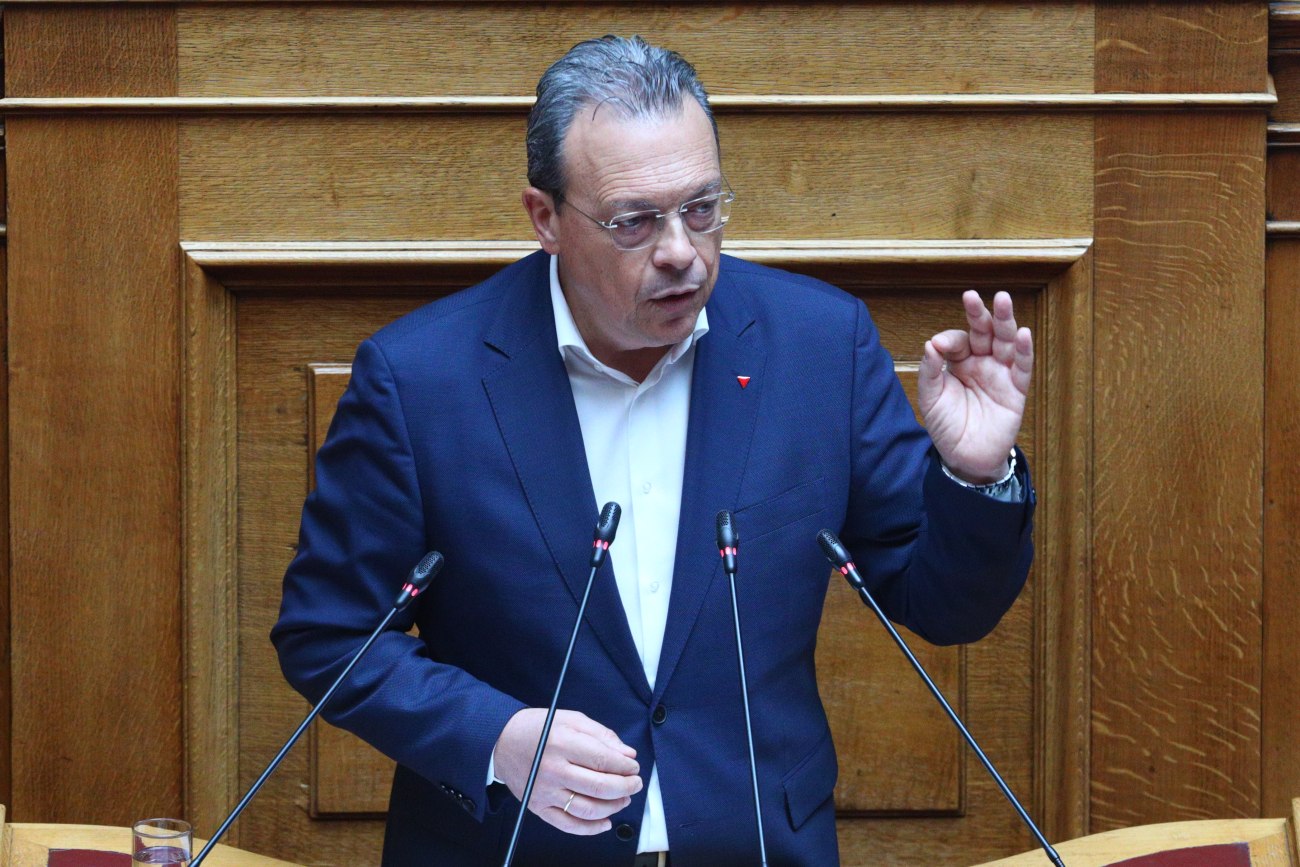 Φάμελλος στη Βουλή για την τραγωδία στα Τέμπη: Υποκριτική κάλυψη ευθυνών από την κυβέρνηση