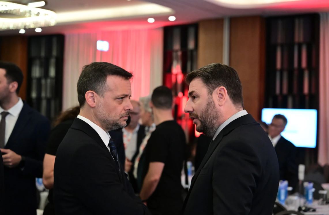 ΠΑΣΟΚ: Ο Χριστοδουλάκης και η αντίδραση του Δούκα για το μνημόνιο