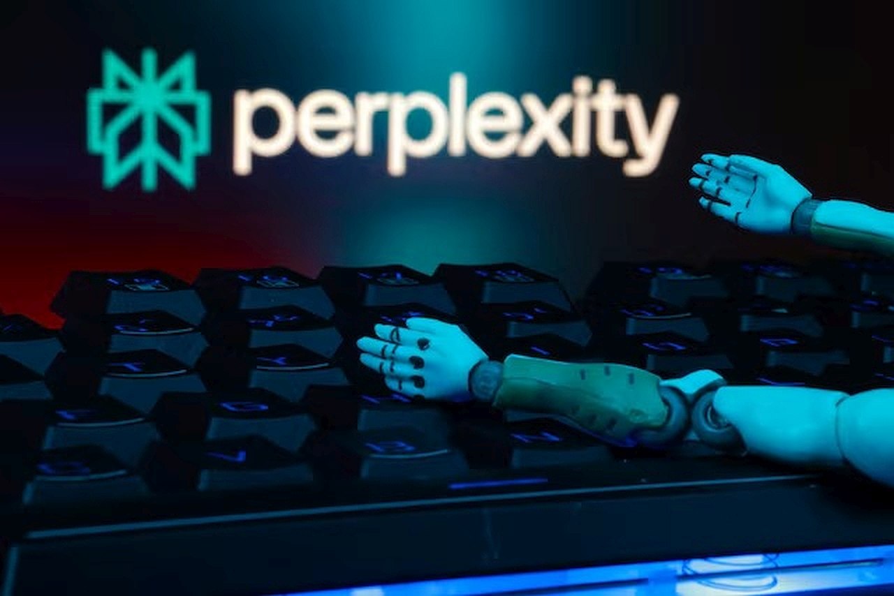 Perplexity AI: Το BBC προειδοποιεί με νομικές ενέργειες κατά της εταιρείας ΑΙ που χρησιμοποιεί το περιεχόμενό του