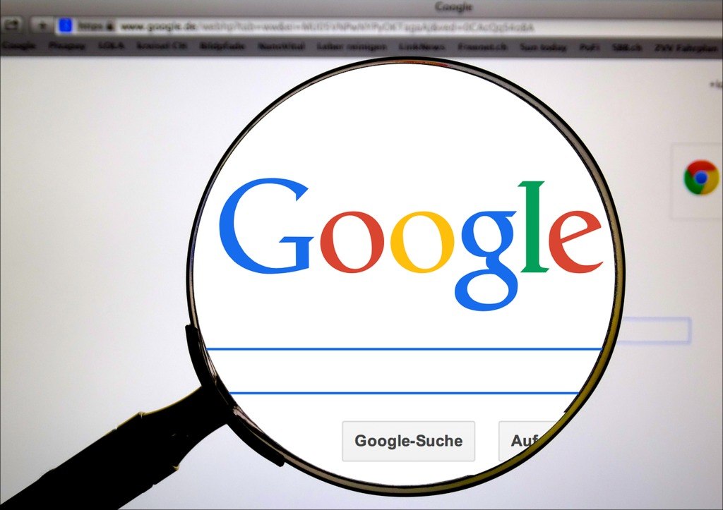Η Alphabet διατηρεί την ηγεσία στο διαδίκτυο, αλλά νέοι ανταγωνιστές πλησιάζουν