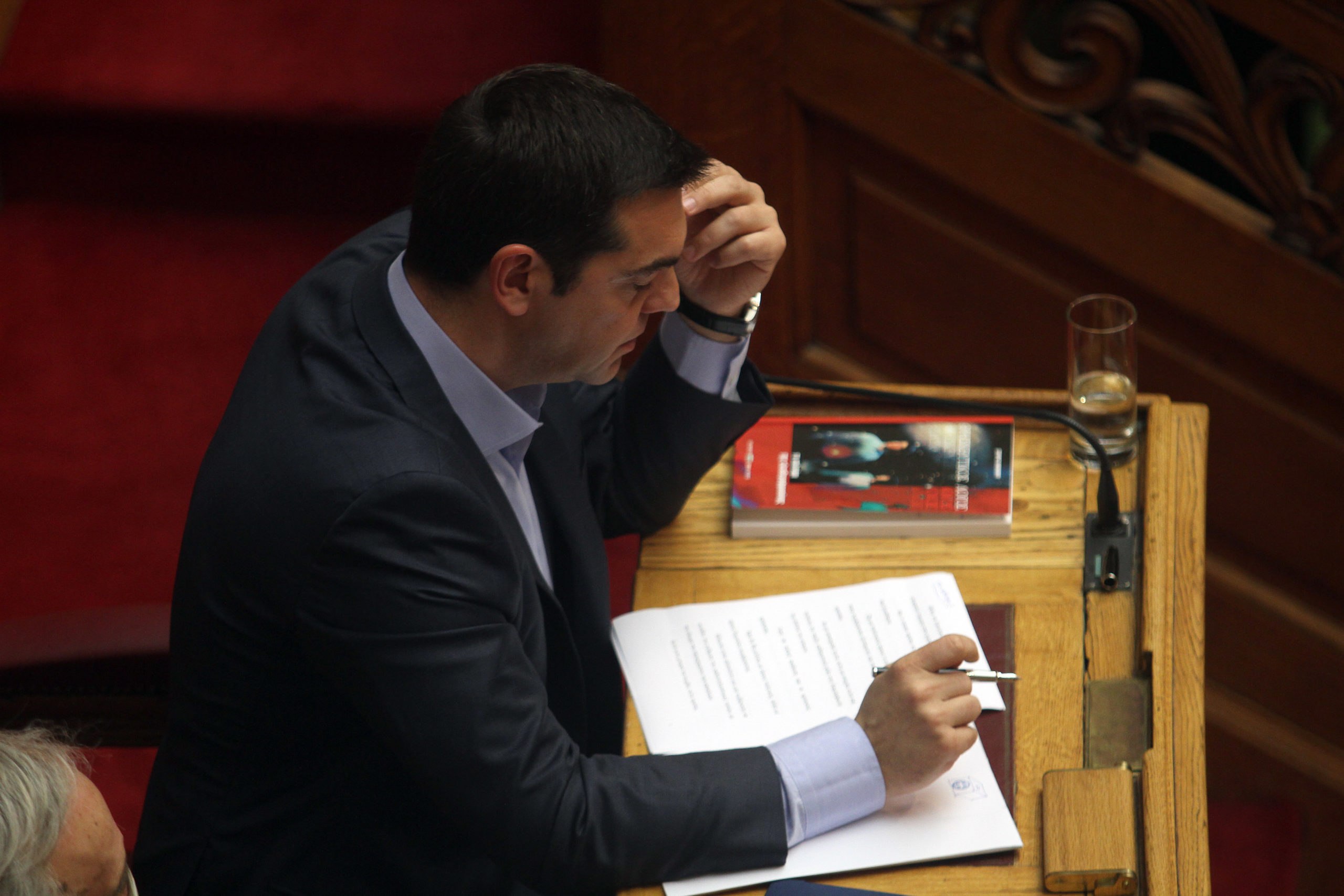 Ο Αλέξης Τσίπρας ετοιμάζεται να κυκλοφορήσει το βιβλίο του