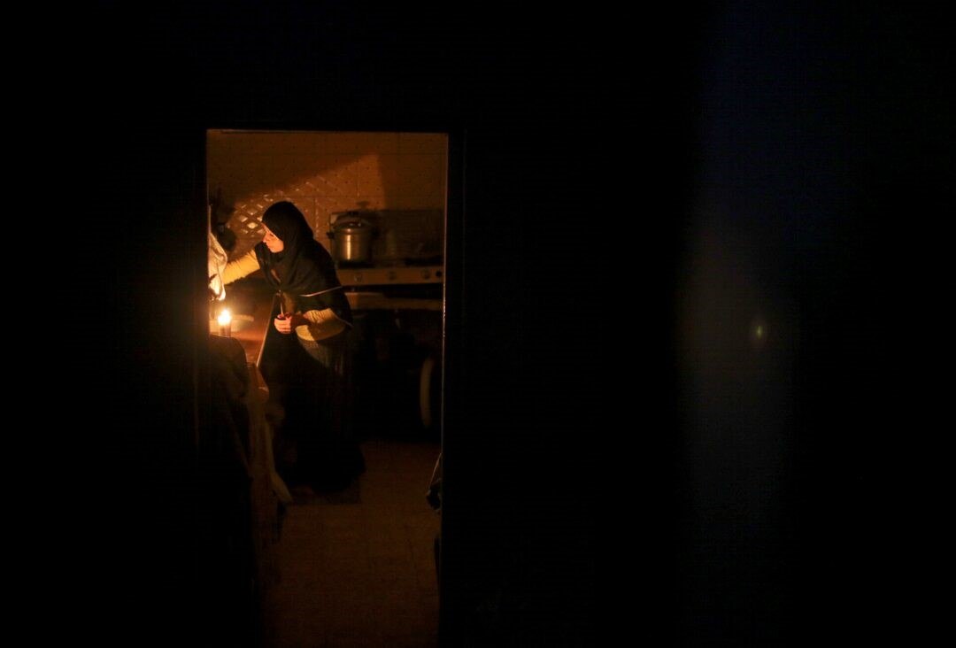 Η Γάζα στο σκοτάδι: Ο ενεργειακός αποκλεισμός θέτει σε κίνδυνο τις ζωές των Παλαιστινίων