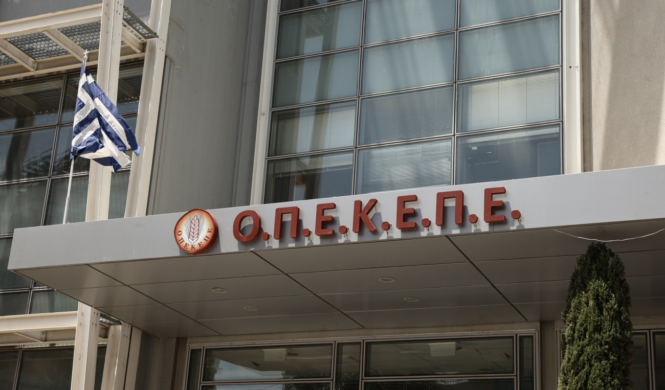 Η πολιτική αντιπαράθεση κυβέρνησης και αντιπολίτευσης γύρω από το σκάνδαλο του ΟΠΕΚΕΠΕ και το μεταναστευτικό