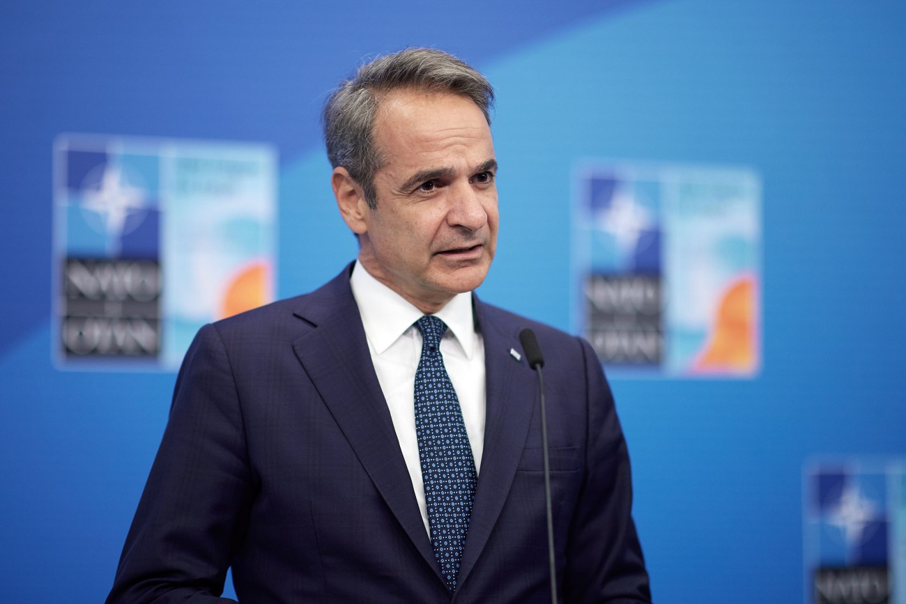 Συνάντηση Μητσοτάκη και Ερντογάν στη Χάγη κατά τη διάρκεια της Συνόδου του ΝΑΤΟ