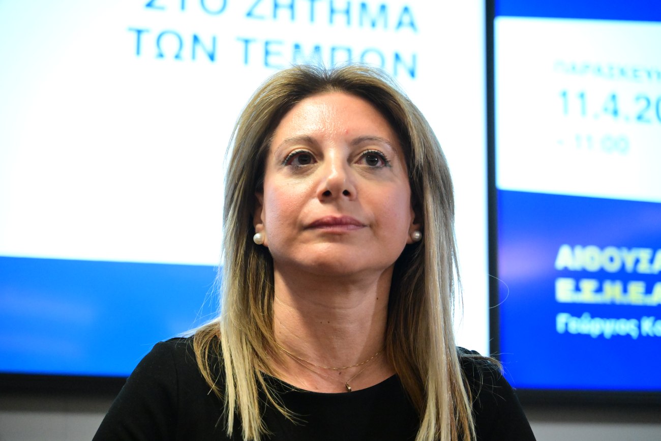 Καρυστιανού για Πλεύρη: Ποινικά ερευνητέος για το μπάζωμα στα Τέμπη και υπουργοποιήθηκε