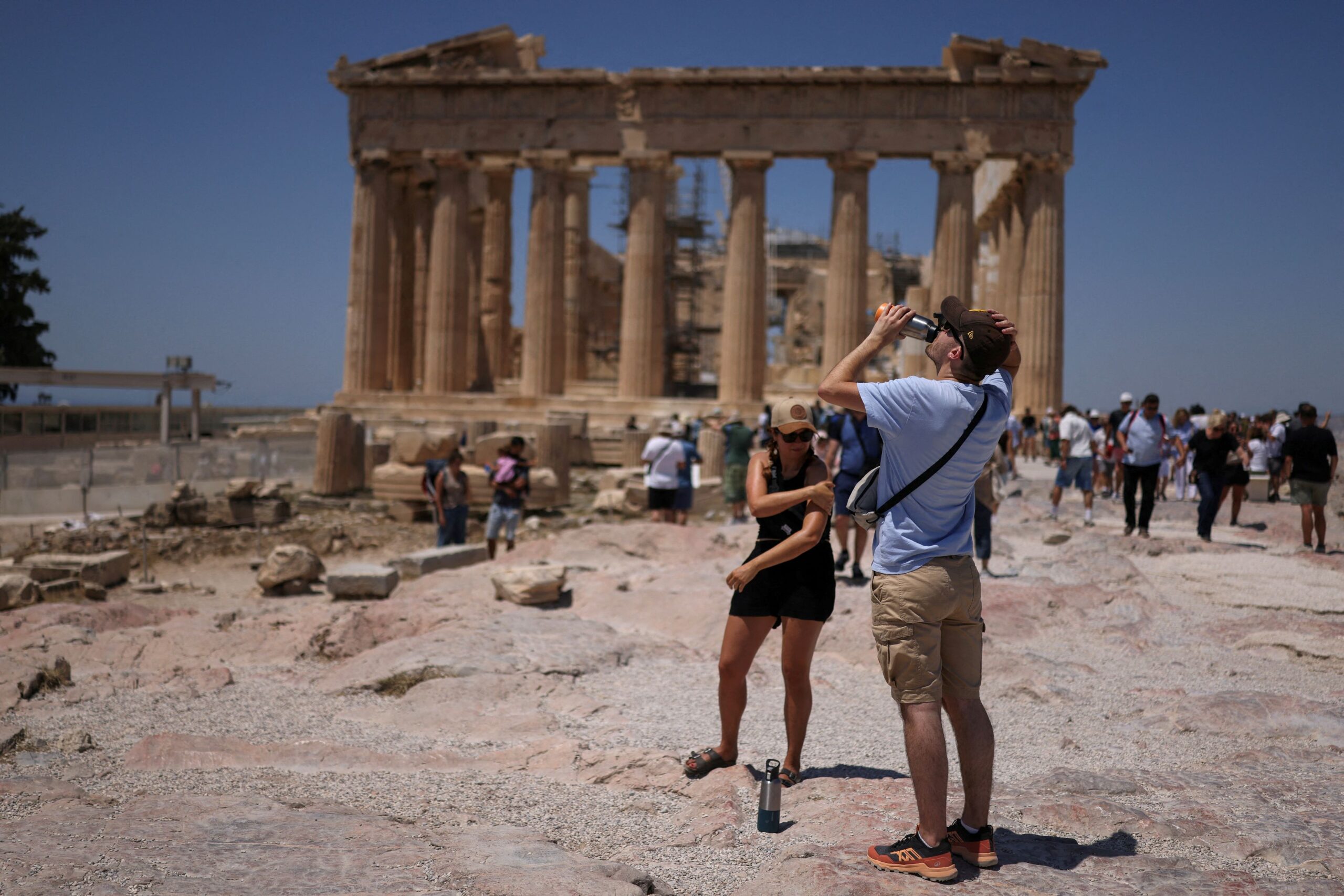 Οδηγός επιβίωσης για τον καύσωνα: Συμβουλές για να παραμείνετε δροσεροί και το σπίτι σας άνετο