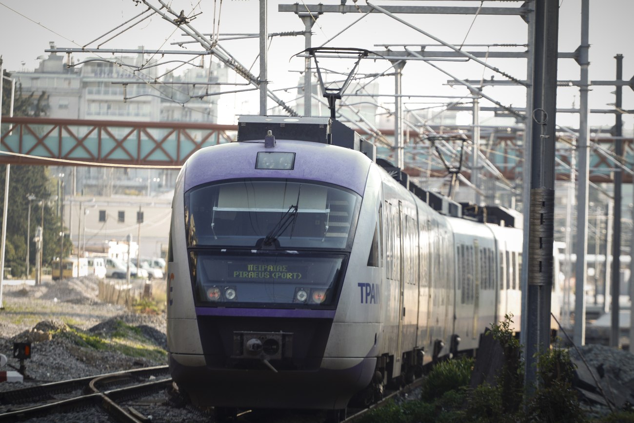 Καθυστερήσεις στα δρομολόγια του Προαστιακού λόγω διακοπής ηλεκτροδότησης