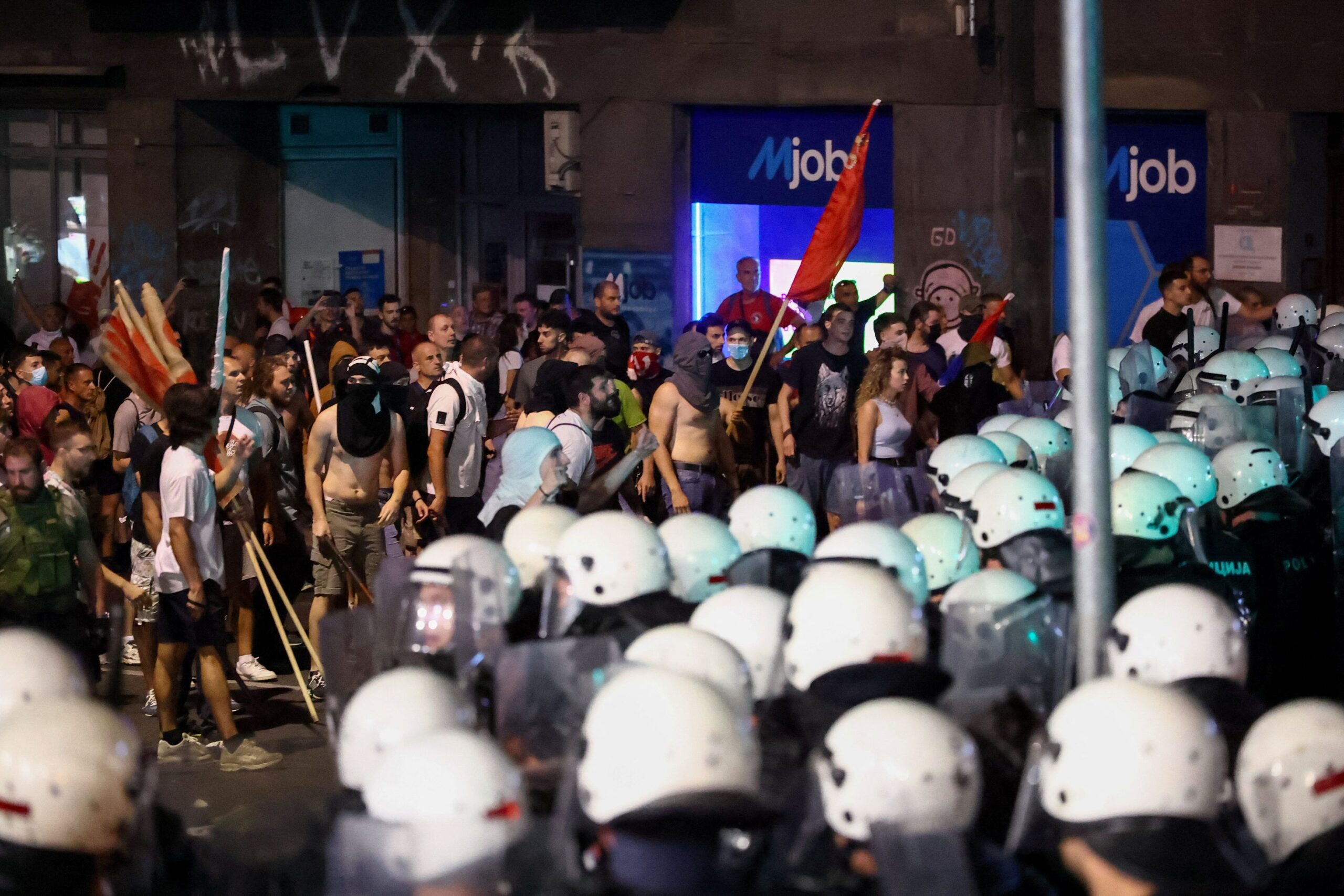 Σερβία: Η αστυνομία διαλύει τα μπλόκα στους δρόμους, οι φοιτητές συνεχίζουν τον αγώνα τους
