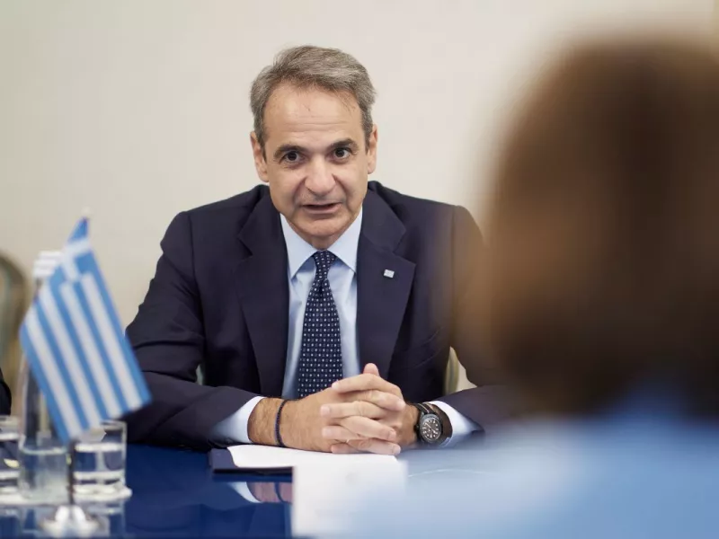 Ο Μητσοτάκης διαψεύδει τα σενάρια περί πιθανού πλήγματος στη Σούδα: «Δεν θα σχολιάσω στρατιωτικές συσκέψεις»