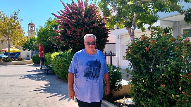 Ένας δημότης αλλάζει τη γειτονιά του: Η καθαριότητα ως δείγμα πολιτισμού

###