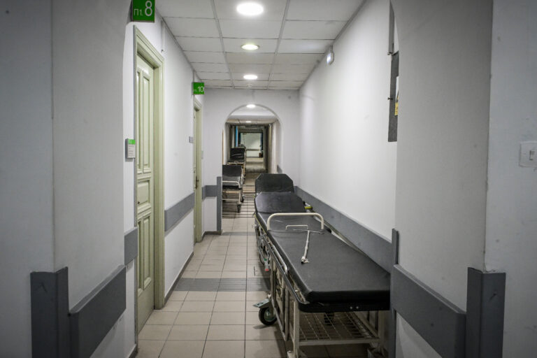 Με ΑΙ και ψηφιακό βοηθό οι νεκροτομές: Ριζικές αλλαγές μετά τις υποθέσεις Μουρτζούκου και Πισπιρίγκου στις Ιατροδικαστικές Υπηρεσίες