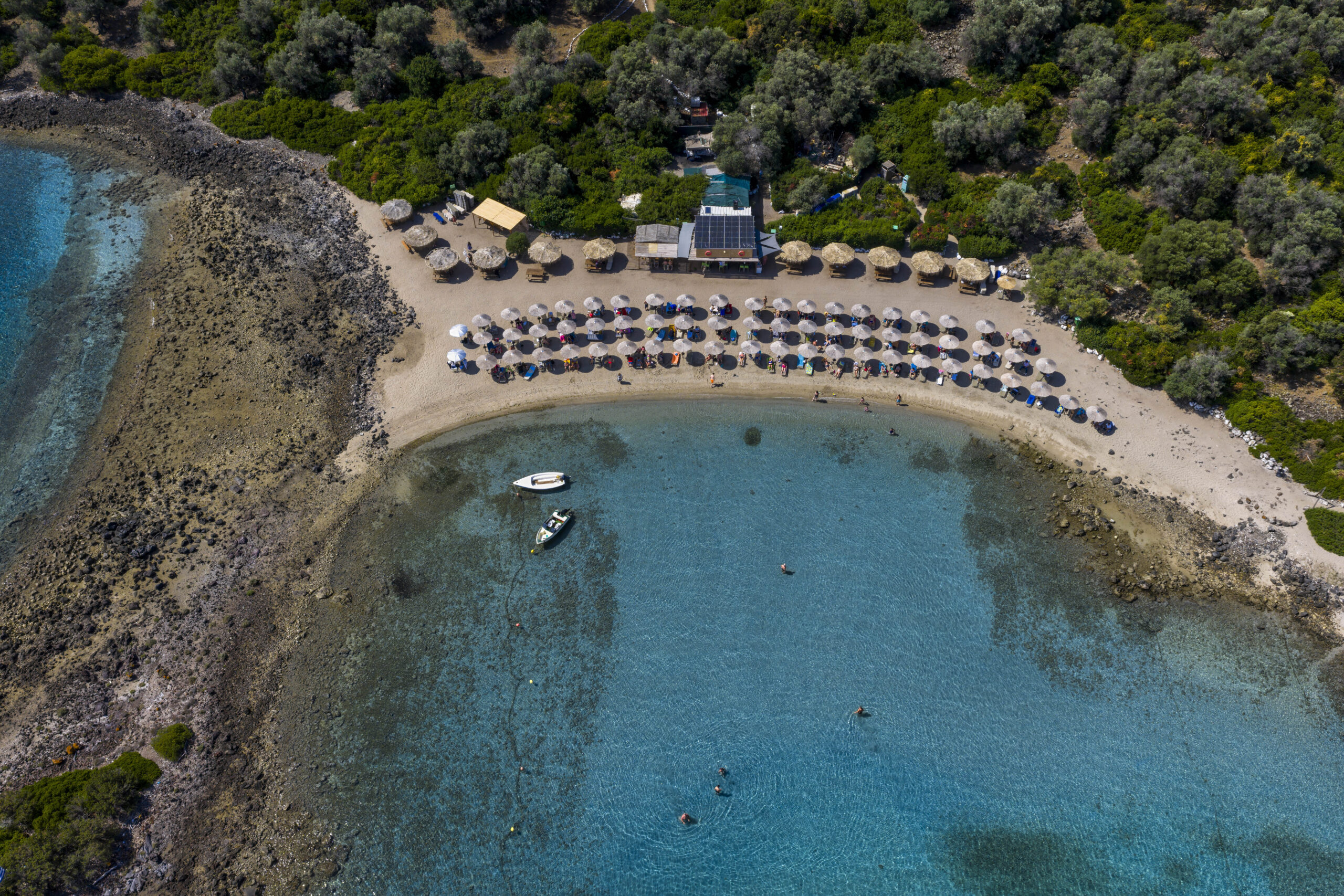 MyCoast: Πάνω από 3.000 καταγγελίες για παρανομίες σε παραλίες – Στη δεύτερη θέση η Χαλκιδική τον Ιούνιο