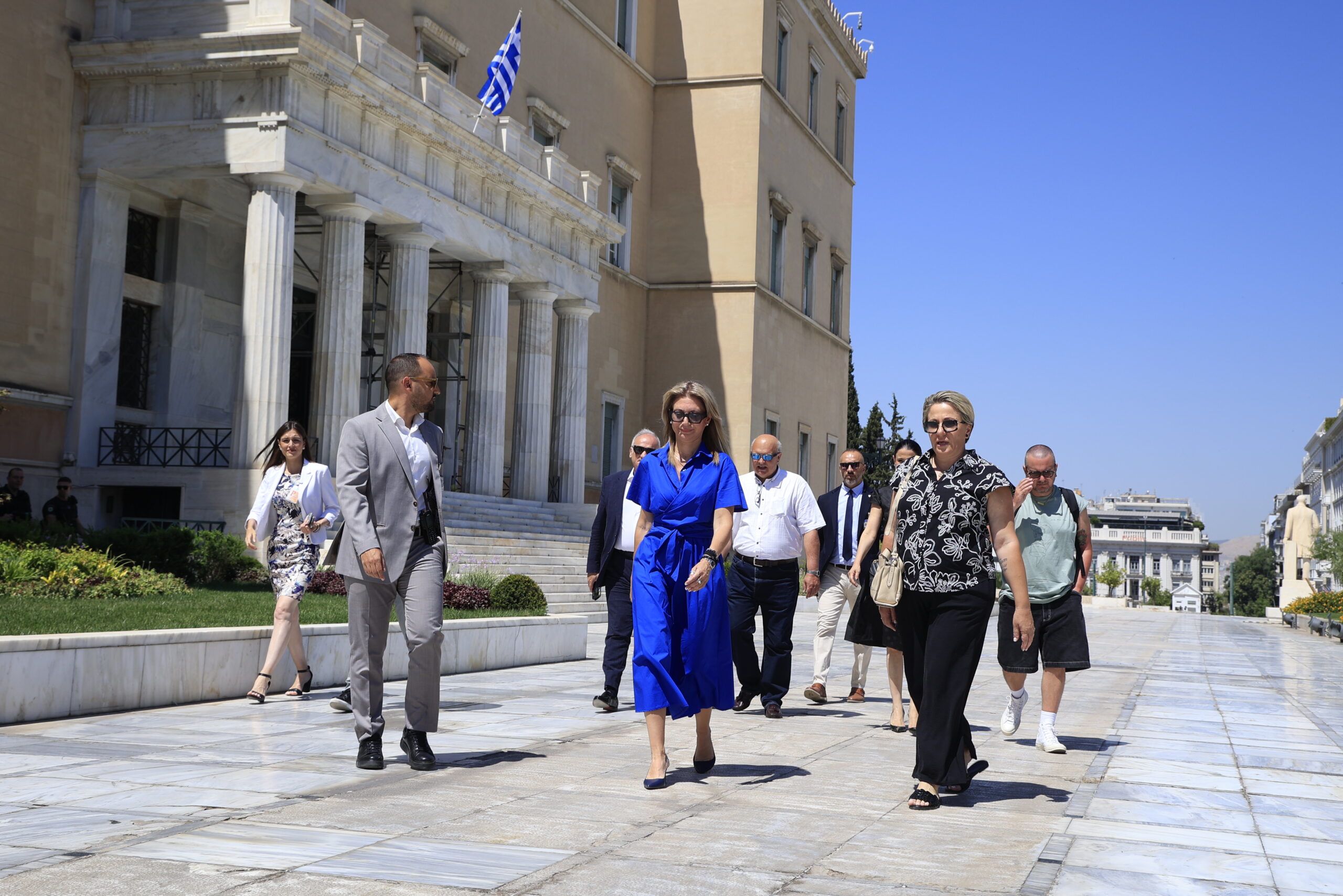 Μαρία Καρυστιανού: Κατέθεσε 1,3 εκατομμύρια υπογραφές για την αναθεώρηση του Συντάγματος