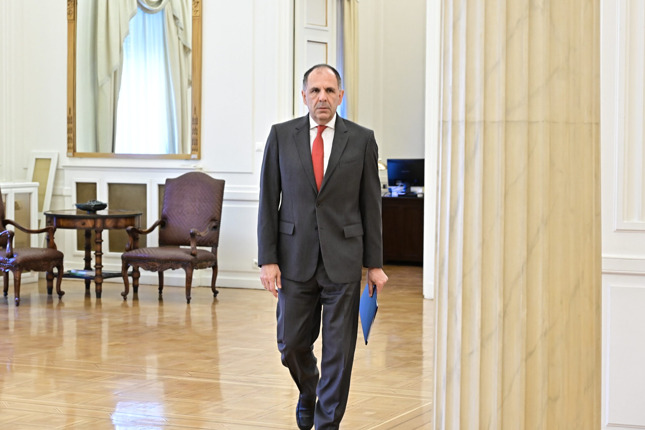 Η εξωτερική πολιτική της ελπίδας – και του “πάλι μας την έφεραν”