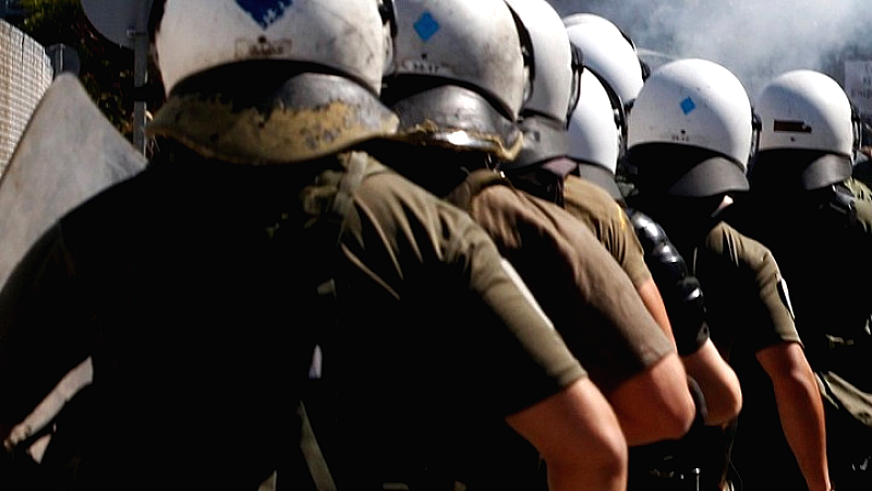 Επίθεση σε διμοιρία των ΜΑΤ στη Νέα Φιλαδέλφεια: Τρεις αστυνομικοί τραυματίστηκαν ελαφρά