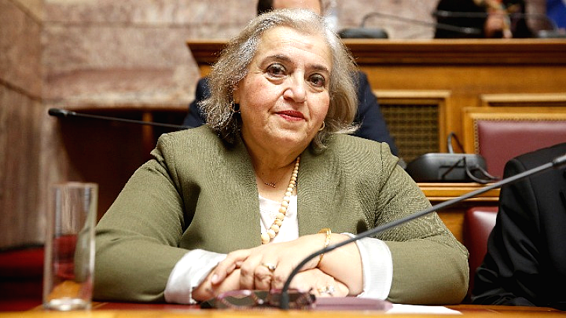 Αλ. Παπαδοπούλου: Ατόπημα η φωτογραφία με τον Τατάρ και κατοχικά σύμβολα