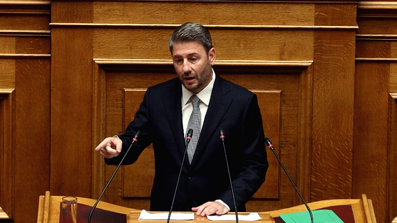 Ανδρουλάκης στη Βουλή: «Ο πρωθυπουργός που δεν εμπιστεύεται τους βουλευτές του δεν μπορεί να σταθεί όρθιος – Το τέλος θα το φέρει ο ελληνικός λαός»