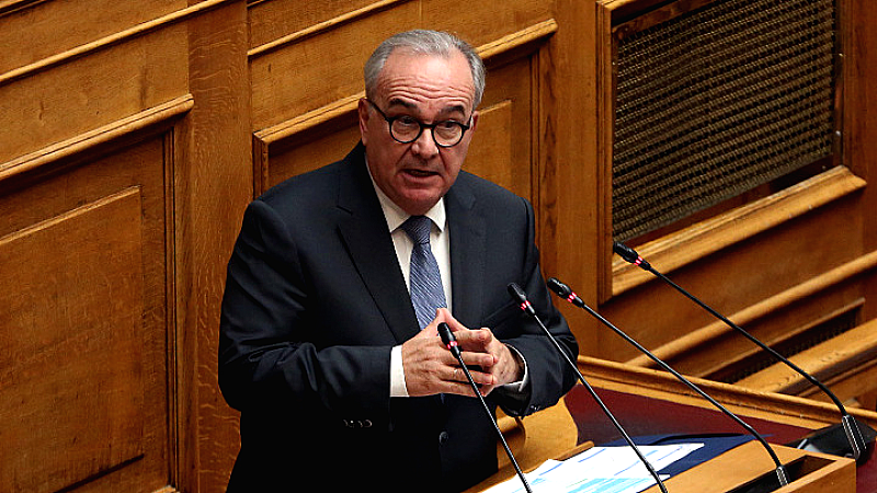 Σφοδρή αντιπαράθεση στη Βουλή για τις αναθέσεις έργων από το Ταμείο Ανάκαμψης