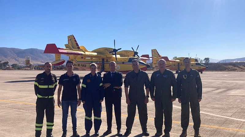 Ενίσχυση της Ελλάδας με ιταλικά Canadair για την καταπολέμηση των πυρκαγιών – Διαχρονική αλληλεγγύη Ιταλίας και Ελλάδας