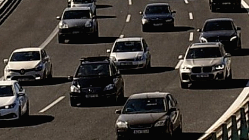 Δυτική Ελλάδα: Αύξηση παραβάσεων σταθμεύσης που εμποδίζουν την κίνηση πεζών και ατόμων με αναπηρίες