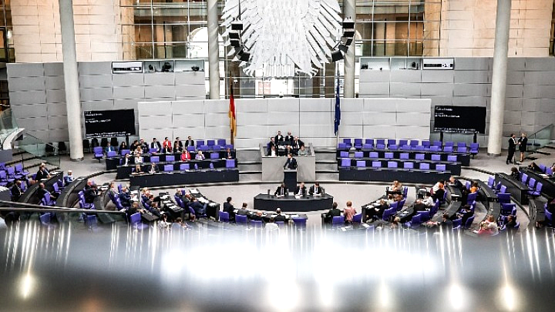 Μνήμη και Αντιφάσεις: Η εκδήλωση για τη Σρεμπρένιτσα στην Bundestag