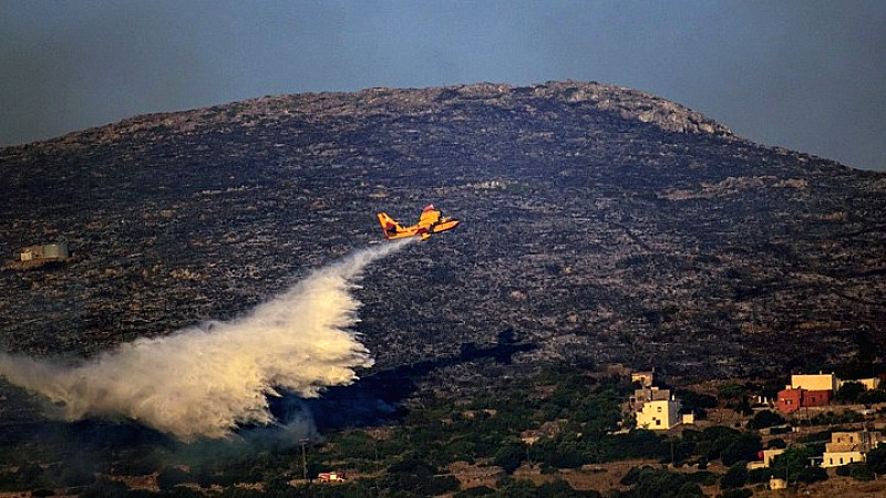 Ενίσχυση πυροσβεστικών δυνάμεων στην πυρκαγιά στα Κύθηρα λόγω ισχυρών ανέμων