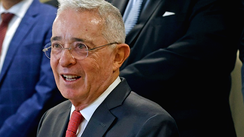 Καταδίκη του πρώην προέδρου της Κολομβίας Άλβαρο Ουρίμπε για επηρεασμό μαρτύρων